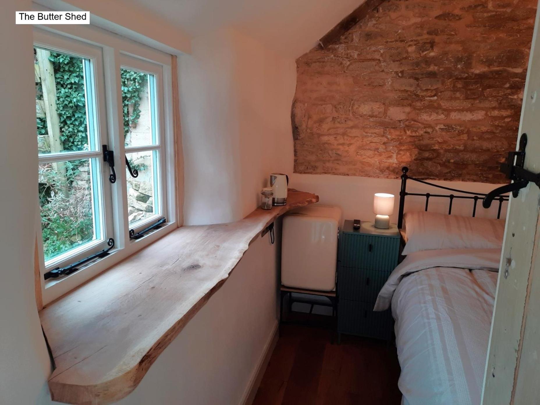 Cotswold Cottage Bed & Breakfast Luckington Eksteriør bilde
