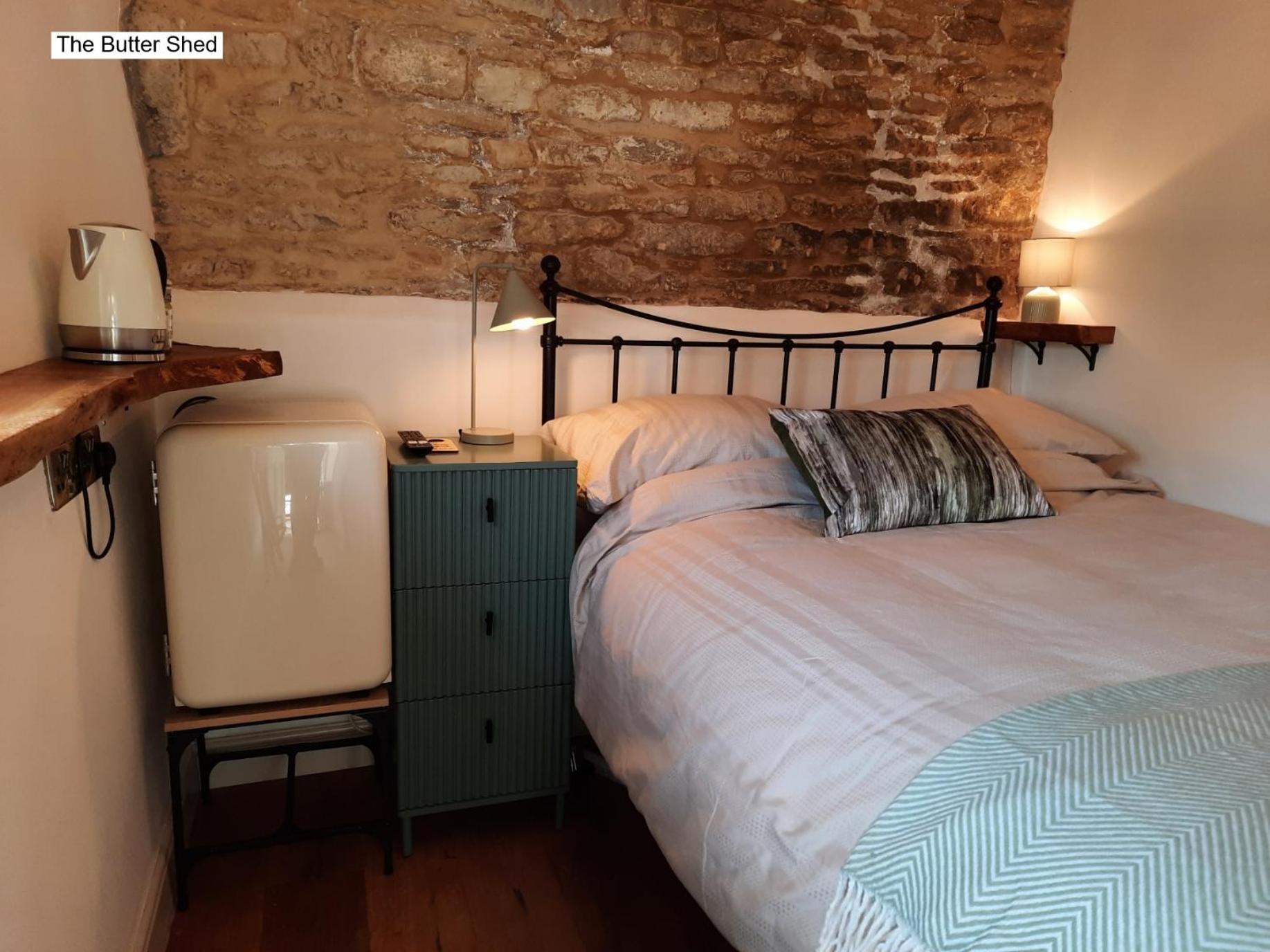 Cotswold Cottage Bed & Breakfast Luckington Eksteriør bilde